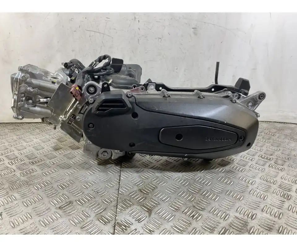 Blocco Motore Honda SH 125 Sport Dal 2024 al 2025 Cod KF40E Num 1210738 Km 2000 / 2500 Prezzo Di Fabbrica