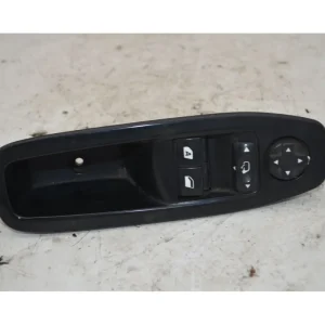 Offerta Pulsantiera Alzacristalli Anteriore SX Peugeot 208 Dal 2012 al 2015 Cod 96758210ZD