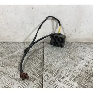 Regolatore Di Tensione Aprilia Scarabeo 250 dal 2006 al 2012 Cod 434406002 Più Venduto
