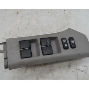 A Buon Prezzo Pulsantiera Alzacristalli Anteriore SX Toyota Yaris Dal 2005 al 2011 Cod 74232-0D290