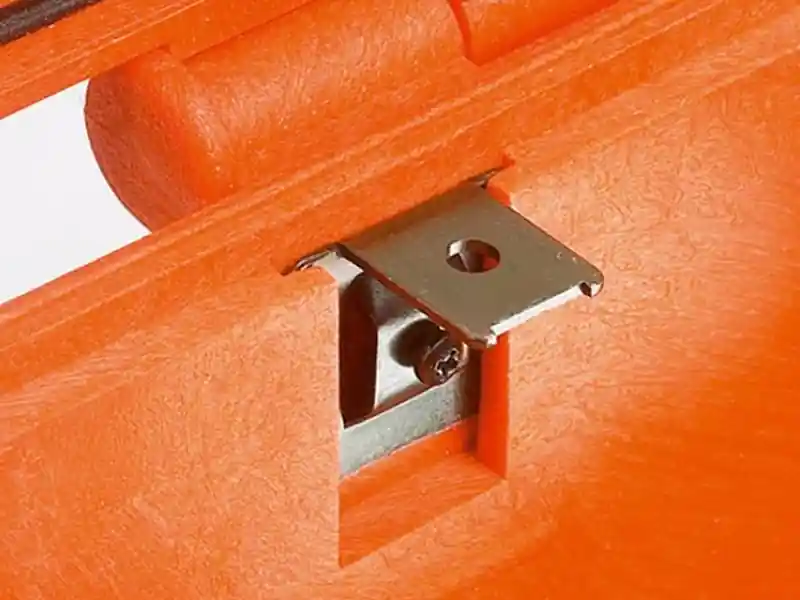 Supporti di fissaggio in metallo per valigie Explorer Cases (6pz) Di Tendenza