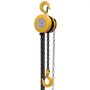 Paranco a catena manuale Finat PCE gancio con linguetta, portata 500kg Promo Stagionale